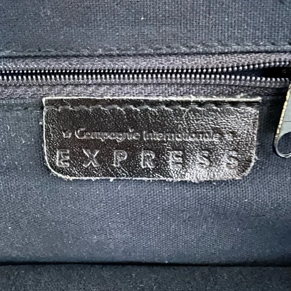 Elegant Black and Blue Shoulder Bag with Victorian Motifs - Picture 7 of 9